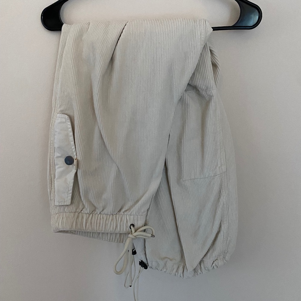 Urban Outfitters (L) Tan Corduroy Joggers